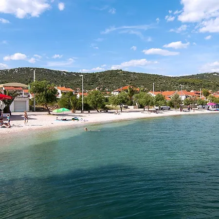 Studio 8660c * Vinišće