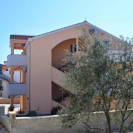 Studio 8660c * Vinišće